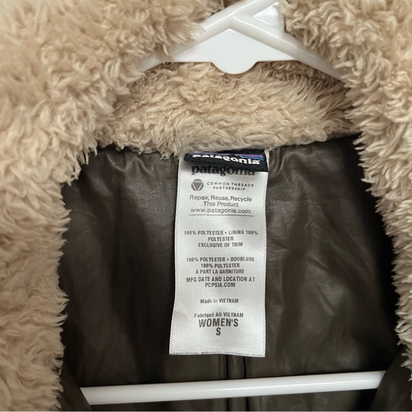 Patagonia Women's Cream Teddy Jacket - Picture 3 of 5